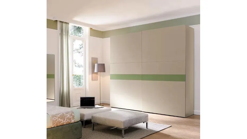Armadio con ante scorrevoli in melaminico e laccato NC206 Slider Strip di Moretti Compact