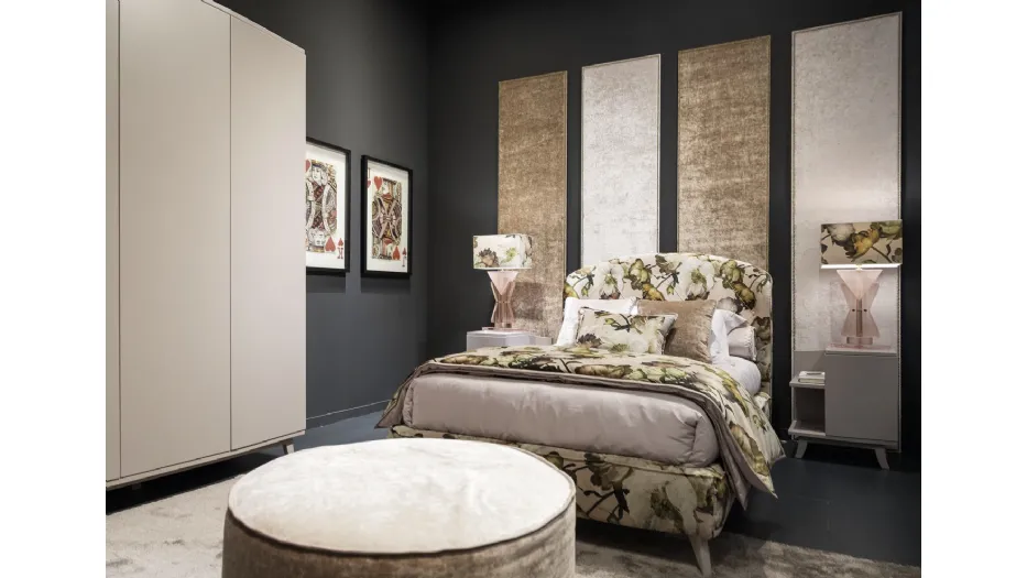 Cameretta Contemporary Glamour 17C in laccato opaco con letto in tessuto floreale imbottito di Halley 