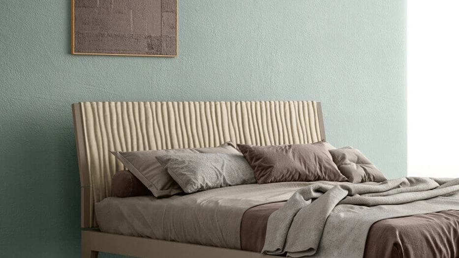 Letto con testiera Fold di Zalf