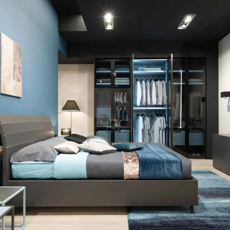 Letto in laccato grafite con testiera MC039 di Moretti Compact