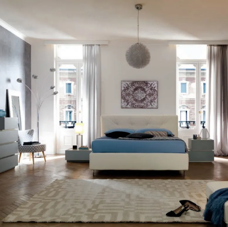 Letto in ecopelle NC101 con testiera trapuntata di Moretti Compact