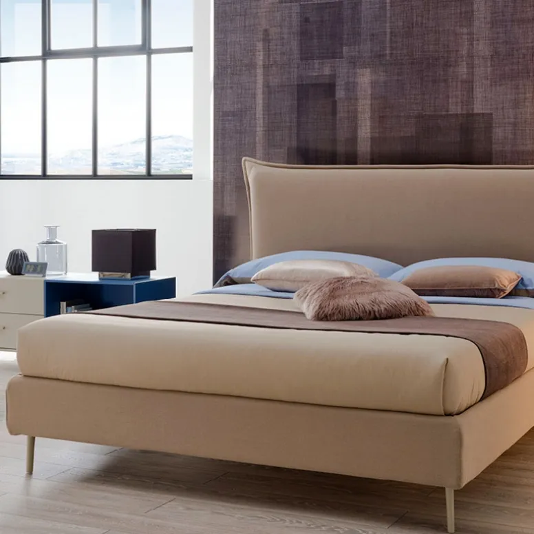 Letto in tessuto imbottito con testiera SC219 di Moretti Compact