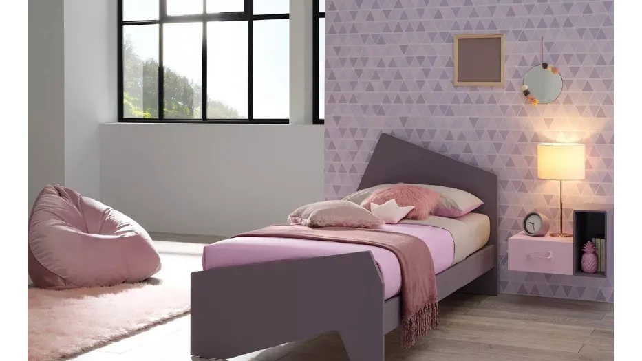 Letto singolo con testiera e pediera asimmetriche in laccato Mora SC110 di Moretti Compact