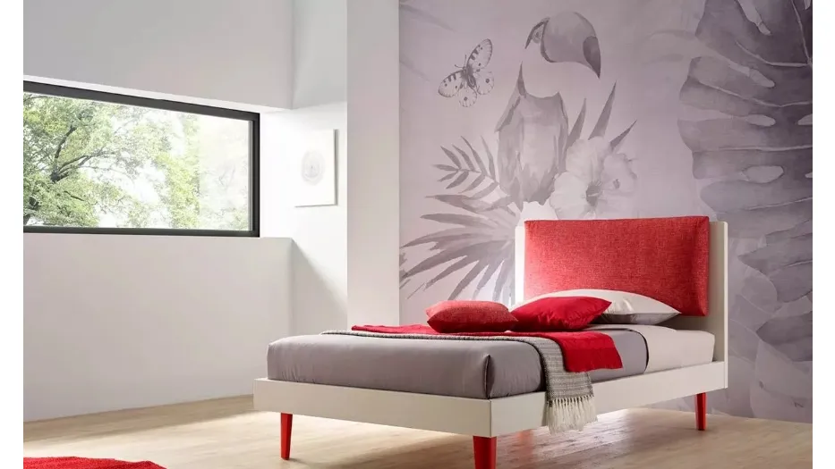 Letto singolo in nobilitato Quarzo con testiera Plane Pillow parzialmente rivestita in tessuto imbottito SC120 di Moretti Compact
