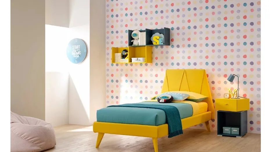 Letto singolo con testiera in tessuto dalla forma a trapezio SC203 di Moretti Compact